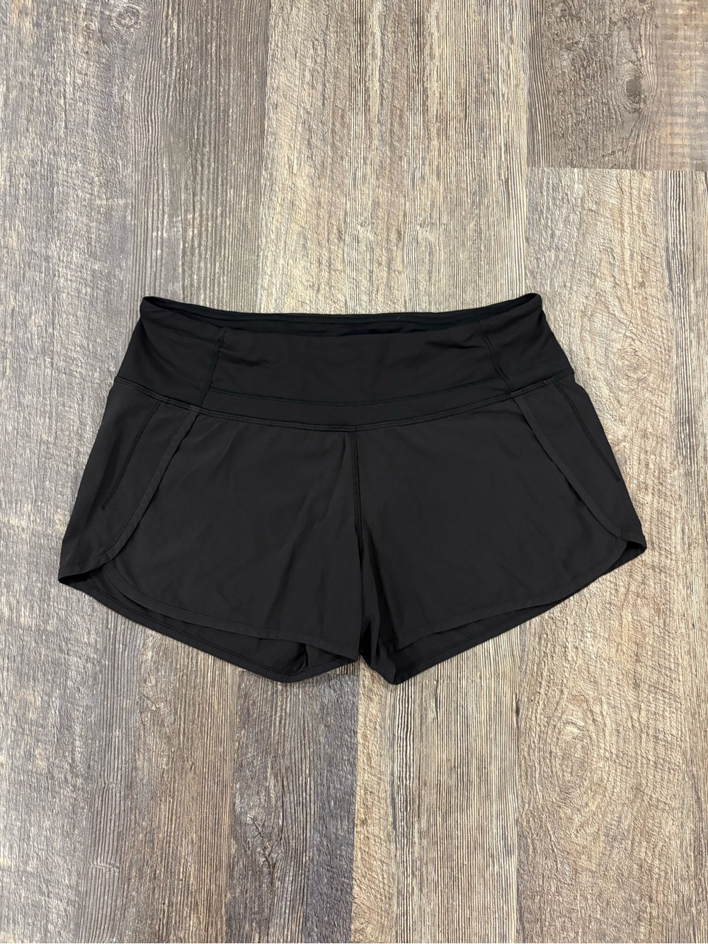 Lululemon Speed Up Shorts Lined Black - Size 6